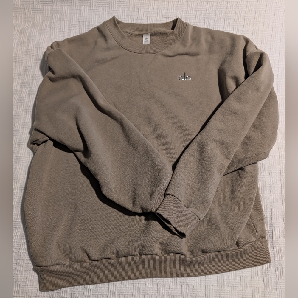 Alo Yoga Accolade Crew Neck Pullover